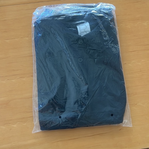 Roaman’s Short Sleeve Shirts with Collar and Buttons, Bundle of 2 - Picture 4 of 4